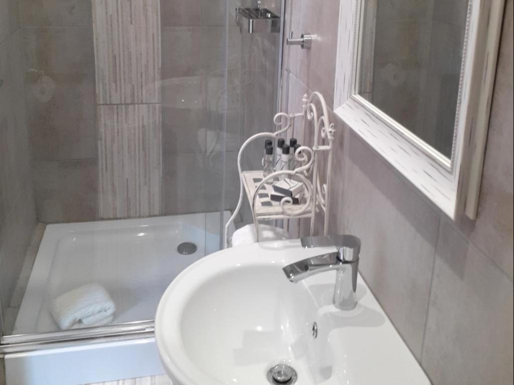 Adderley House Guest Accommodation 로버슨 객실 사진