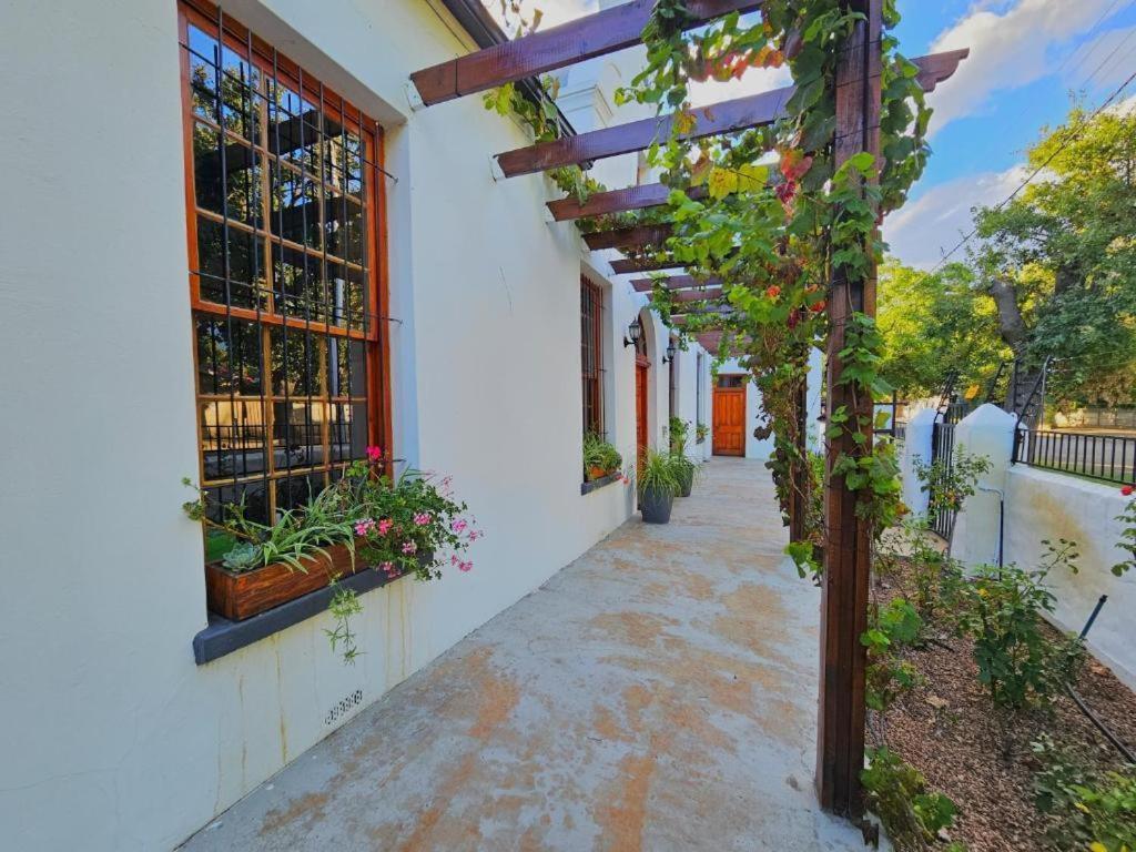 Adderley House Guest Accommodation 로버슨 외부 사진